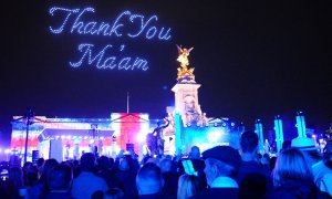 El arte de drones se ve en el cielo sobre el Palacio de Buckingham para el concierto del Jubileo de Platino de la Reina Isabel, Londres, Gran Bretaña, el 4 de junio de 2022. Foto tomada el 4 de junio de 2022.