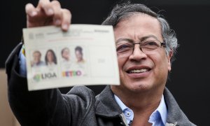 19/06/2022 El candidato Gustavo Petro vota desde un colegio electoral en Bogotá, Colombia