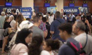 Aspecto de la Terminal 2 del aeropuerto de El Prat-Barcelona este martes 12 de julio de 2022 en la nueva jornada de huelga de tripulantes de cabina de Ryanair.