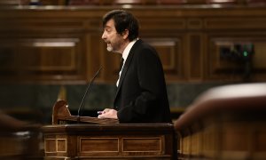 20/07/2022 - El diputado de Unidas Podemos, Rafa Mayoral, interviene en una sesión plenaria en el Congreso de los Diputados, a 17 de marzo de 2022, en Madrid (España).