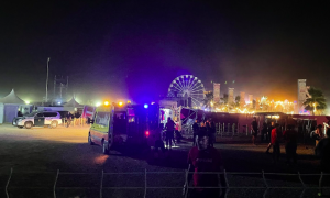 Un muerto y al menos 17 heridos al derrumbarse parte del escenario de un festival por el viento