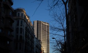 Vista de la fachada de la sede del Banco Sabadell en la Avenida Diagonal de Barcelona. E.P./David Zorrakino