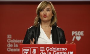 La portavoz del PSOE y ministra de Educación y FP, Pilar Alegría, durante la rueda de prensa que ofreció este lunes en la sede de Ferraz, Madrid