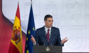 El presidente del Gobierno, Pedro Sánchez, comparece en rueda de prensa tras el último Consejo de Ministros, en el Complejo de la Moncloa, a 27 de diciembre de 2022, en Madrid (España).