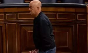 El diputado del PSOE Odón Elorza a su llegada a una sesión plenaria en el Congreso de los Diputados, a 23 de noviembre de 2022, en Madrid (España).