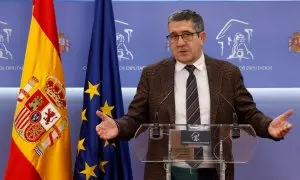 21/02/2023.- El portavoz socialista Patxi López ofrece una rueda de prensa en el marco de la reunión de la Junta de Portavoces este martes en el Congreso. EFE/ J.J.Guillen