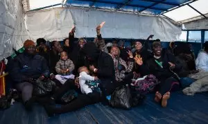 Migrantes rescatados en la costa de Lampedusa, Italia, por una misión humanitaria, a 21 de febrero de 2023.