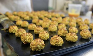 Panellets de pinyons per la castanyada