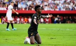 El futbolista brasileño Vinicius Jr. durante el partido del Real Madrid contra el Sevilla, en Sevilla, a 21 de octubre de 2023.