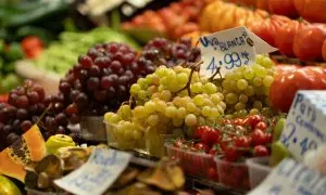 Detalle de un racimo de uvas, uno de los productos típicos en las fiestas de fin de año.