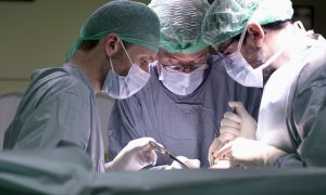 Operació de pròtesi de genoll a l'Hospital de Viladecans