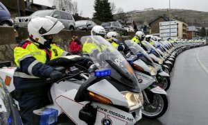 Mossos d'Esquadra sobre la moto, en una imatge d'arxiu