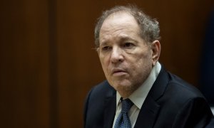 El ex productor de cine Harvey Weinstein comparece en la corte en el Centro de Justicia Criminal Clara Shortridge Foltz en Los Ángeles, California, el 4 de octubre de 2022.