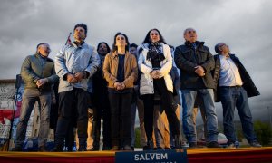 27/04/2024 - Sílvia Orriols (al centre de la imatge) i la cúpula d'Aliança Catalana en l'acte d'inici de campanya pel 12-M, celebrat el 27 d'abril a Ripoll.