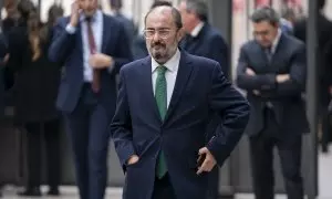 El expresidente de Aragón y secretario general del PSOE Aragón, Javier Lambán, a su llegada al acto de jura de la Constitución ante las Cortes Generales, en el Congreso de los Diputados. Imagen de archivo.