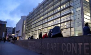 18/05/2024 - Exterior del Macba durant la Nit dels Museus d'aquest dissabte.