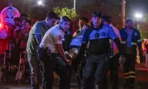23/05/2024  Personal de rescate traslada a varios heridos tras desplomarse un templete en la ciudad de Monterrey (México), a 22 de mayo de 2024.