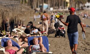 Imagen de archivo de una playa en Málaga.