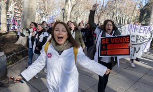 Enfermeras del Sindicat d'Infermeres de Catalunya durante una concentración ante el Ministerio de Sanidad, a 2 de febrero de 2024, en Madrid (España).