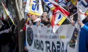 Policías nacionales y guardias civiles protestan en Madrid para pedir una equiparación salarial con los policías autonómicos y otras medidas en materia laboral.