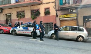 03/06/2024 Un grupo de Mossos d'Esquadra durante un operativo policial, a 29 de mayo de 2024, en Barcelona, Catalunya.