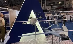 Maqueta de los drones Sirtap y Euromale en el stand de Airbus en UNVEX.