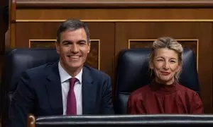Pedro Sánchez y Yolanda Díaz, en una sesión de control al Gobierno en el Congreso en diciembre de 2023.