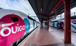 Foto de archivo de un tren en el andén durante la inauguración de la línea de Ouigo entre Madrid, Albacete y Alicante, a 27 de abril de 2023, en Madrid.