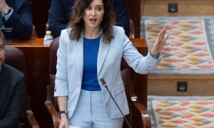 La presidenta de la Comunidad de Madrid, Isabel Díaz Ayuso, interviene durante un pleno en la Asamblea de Madrid