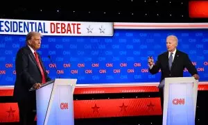 El expresidente Donald Trump y el presidente Joe Biden se enfrentan durante su primer debate presidencial en CNN, el 27 de junio de 2024 en Atlanta, EEUU.