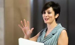 La ministra de Vivienda y Agenda Urbana, Isabel Rodríguez, interviene tras una reunión con el Grupo de Trabajo de alquiler de temporada, en la sede del Ministerio, a 3 de julio de 2024, en Madrid (España).