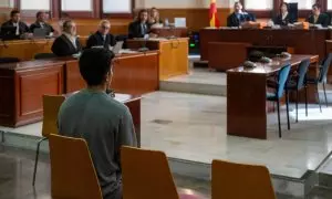 El acusado de intento de asesinato y violación a una adolescente en Igualada, durante un juicio en la Audiencia de Barcelona