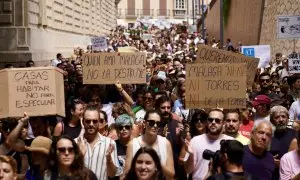 Miles de malagueños se manifiestan por la dificultad de encontrar una vivienda para alquilar en la ciudad. Archivo