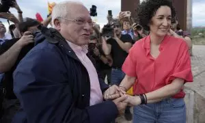 La secretaria general de Esquerrra Republicana de Catalunya (ERC), Marta Rovira, saluda al exconseller y aún huido de la justicia en Bruselas Lluís Puig a su llegada a Salses  (Francia), este viernes