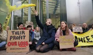 Greta Thunberg se une a los manifestantes de Fossil Free London contra el uso de combustibles fósiles, en Londres, a 13 de octubre de 2023.