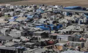 12/07/2024  Tiendas de campaña para palestinos desplazados en la zona de al-Mawasi, en la ciudad de Khan Younis, en el sur de la Franja de Gaza.