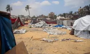 Fotografía del campamento de refugiados de Mawasi tras los ataques de este lunes.