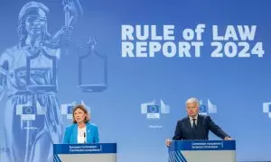 La comissària de Valors i Transparència, Vera Jourová, i el comissari de Justícia, Didier Reynders, durant la presentació de l'informe de la Comissió Europea sobre l'Estat de Dret