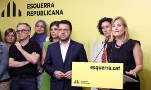 29/07/2024 - La cúpula d'ERC, amb la portaveu del partit, Raquel Sans, el president del Govern, Pere Aragonès, o la secretària general, Marta Rovira, en la roda de premsa d'aquest dilluns.