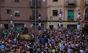 Les quatre colles castelleres de Tarragona fent pilars en honor a Sant Magí durant la processó de l'any passat