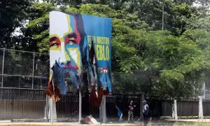 31 de julio de 2024. Valla publicitaria de Nicolás Madura quemada por las protestas contra los resultados electorales en Venezuela, el 31 de julio de 2024.