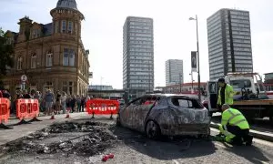 3 de julio de 2024. Un vehículo calcinado tras las protestas de extrema derecha en Sunderland, a 3 de julio de 2024.