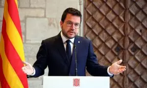 Pere Aragonès compareix a la Sala Gòtica del Palau de la Generalitat.