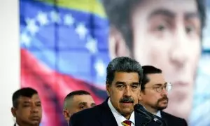 El presidente de Venezuela, Nicolas Maduro, habla ante los medios después de comparecer en el Tribunal Supremo, en el proceso de revisión de los resultados de las elecciones del 28 de julio, em Caracas. REUTERS/Leonardo Fernandez Viloria