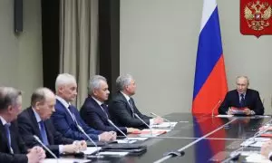 9 de agosto de 2024. El presidente ruso, Vladimir Putin, presidiendo una reunión con miembros del Consejo de Seguridad de Rusia, a las afueras de Moscú, a 9 de agosto de 2024.