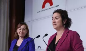 La nova consellera d'Economia, Alícia Romero (dreta), i la nova consellera de Territori, Sílvia Paneque (esq.), en una imatge d'arxiu al Parlament de Catalunya.