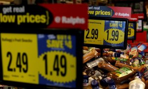 Productos en una tienda de alimentación Ralphs, propiedad del grupo de supermercados Kroger, en Pasadena (California, EEUU). REUTERS/Mario Anzuoni