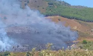 Un incendio forestal en la provincia de Ávila afecta a un importante yacimiento arqueológico