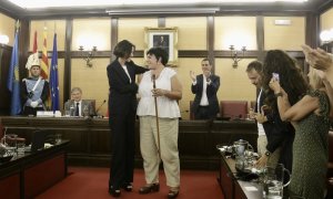 Núria Parlon passa el relleu a Mireia González, a l'alcaldia de Santa Coloma de Gramenet