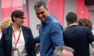 El presidente del Gobierno y secretario general del PSOE, Pedro Sánchez, junto al 'president' de la Generalitat de Catalunya, Salvador Illa.